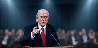 Crítica a García-Trevijano y Sus Contradicciones