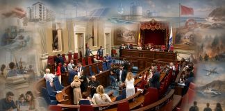 Pleno Canarias: el debate que no llega a la vida cotidiana Salón de plenos del Parlamento de Canarias con alusiones difuminadas a vivienda, sanidad, educación, energía renovable, agua, costas, incendios, movilidad y juventud.