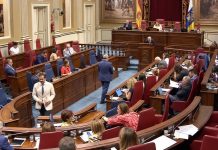 Pleno de septiembre: campaña y problemas de Canarias Sesión plenaria del Parlamento de Canarias con diputados en sus escaños durante el debate político celebrado en septiembre.