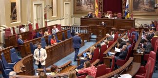 Pleno de septiembre: campaña y problemas de Canarias Sesión plenaria del Parlamento de Canarias con diputados en sus escaños durante el debate político celebrado en septiembre.